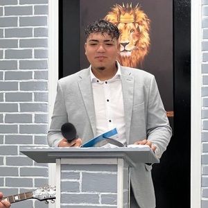 Meet your Posher, Emmanuel